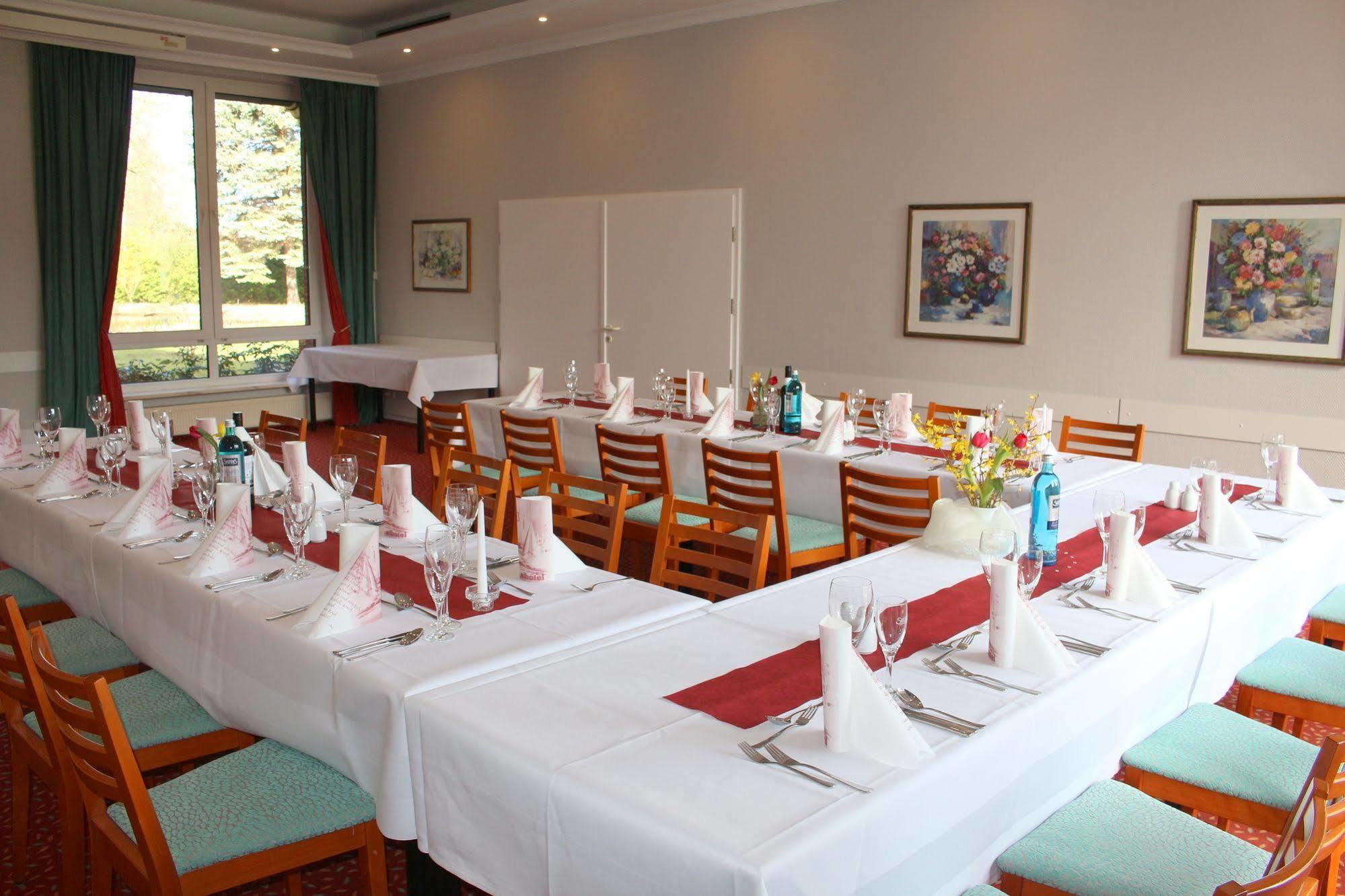 Hotel Elbotel By Centro 3*