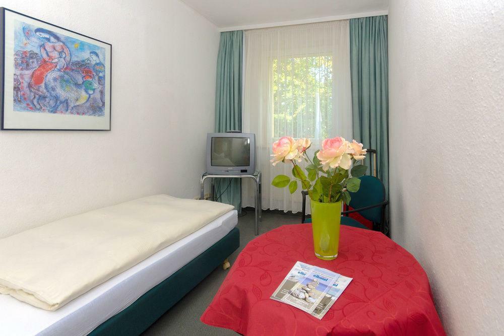 Hotel Elbotel By Centro